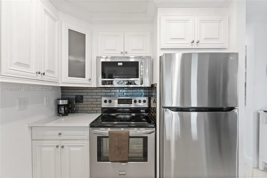 815 SW 11th Ave #18G, Hallandale Beach, FL 33009 - Image #2