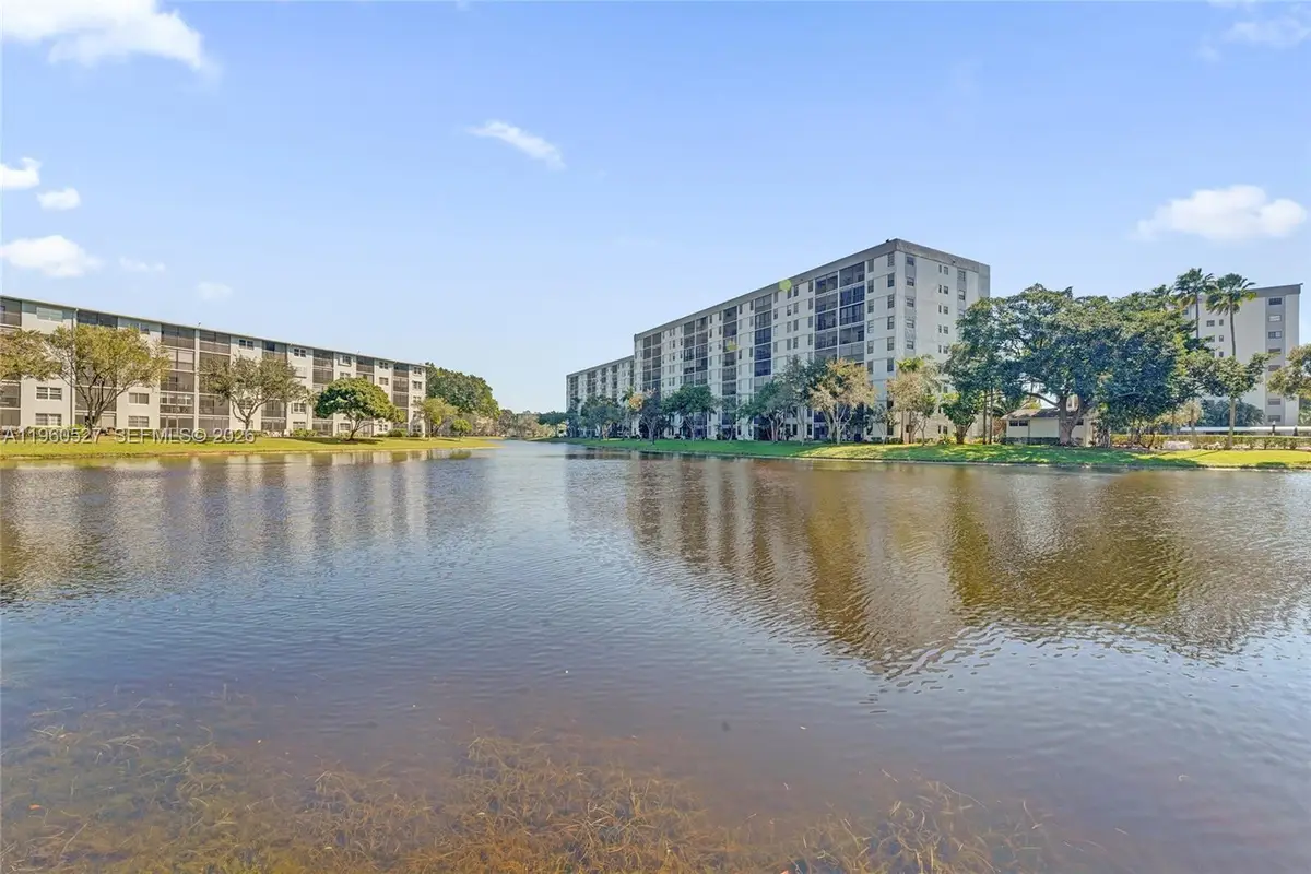 2228 N Cypress Bend Dr #103, Pompano Beach, FL 33069 - Image #1