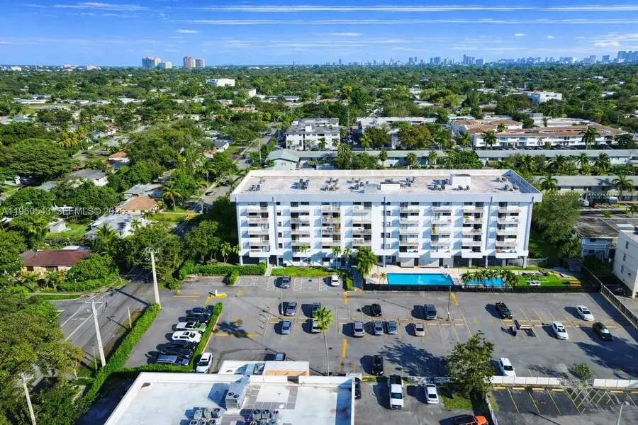 920 NE 169th St #405, North Miami Beach, FL 33162 - Image #2
