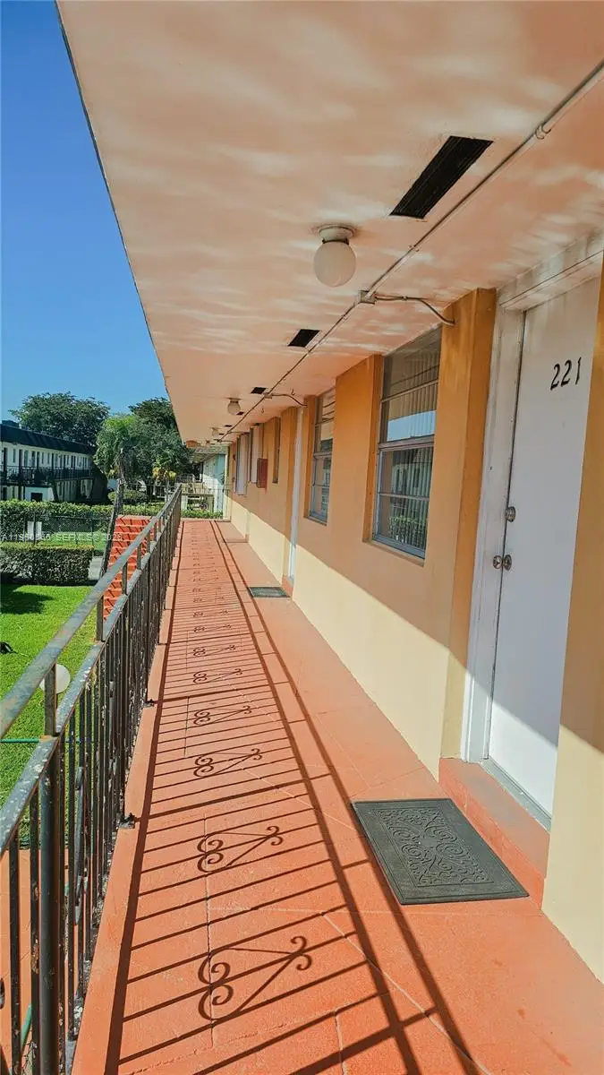 3800 SW 102nd Ave #221, Miami, FL 33165 - Image #1