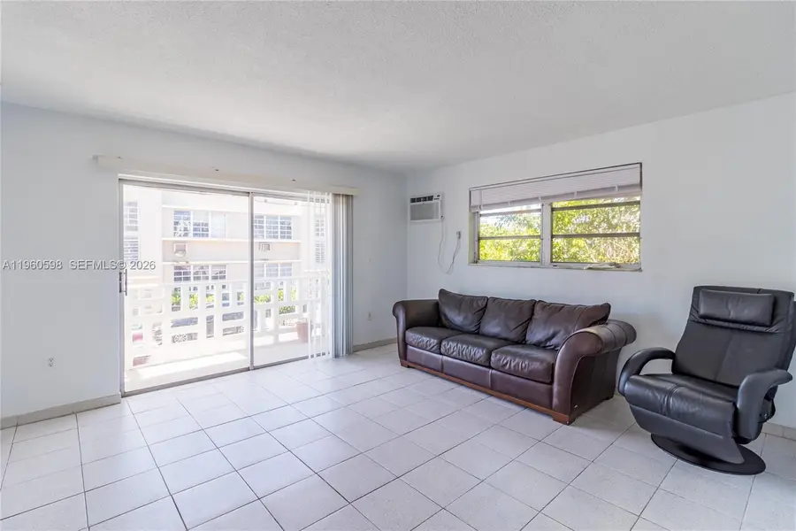 710 11th St #5, Miami Beach, FL 33139 - Image #2