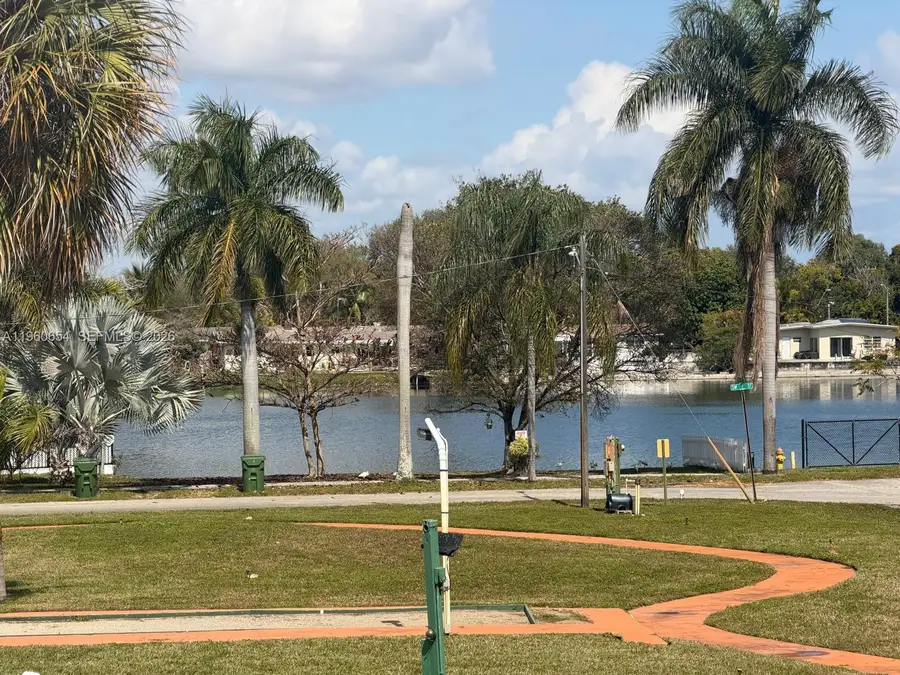 725 SW 11th Ave #17F, Hallandale Beach, FL 33009 - #2