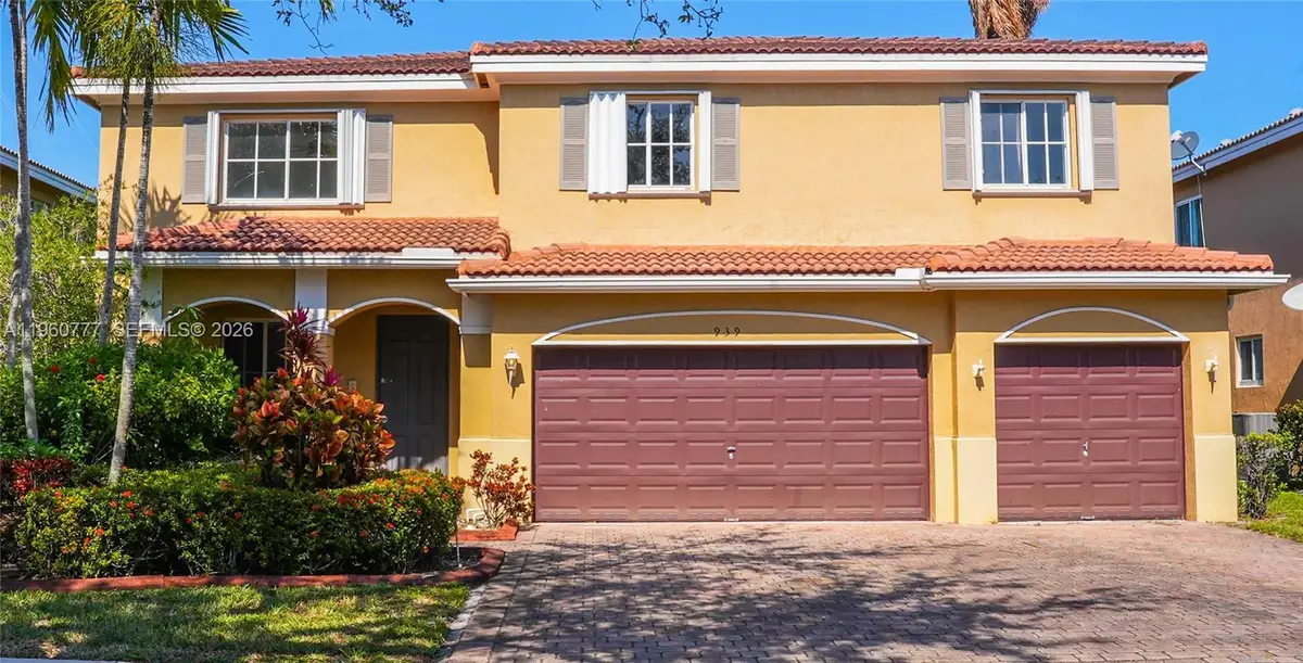 939 NW 206th St, Miami Gardens, FL 33169 - #1