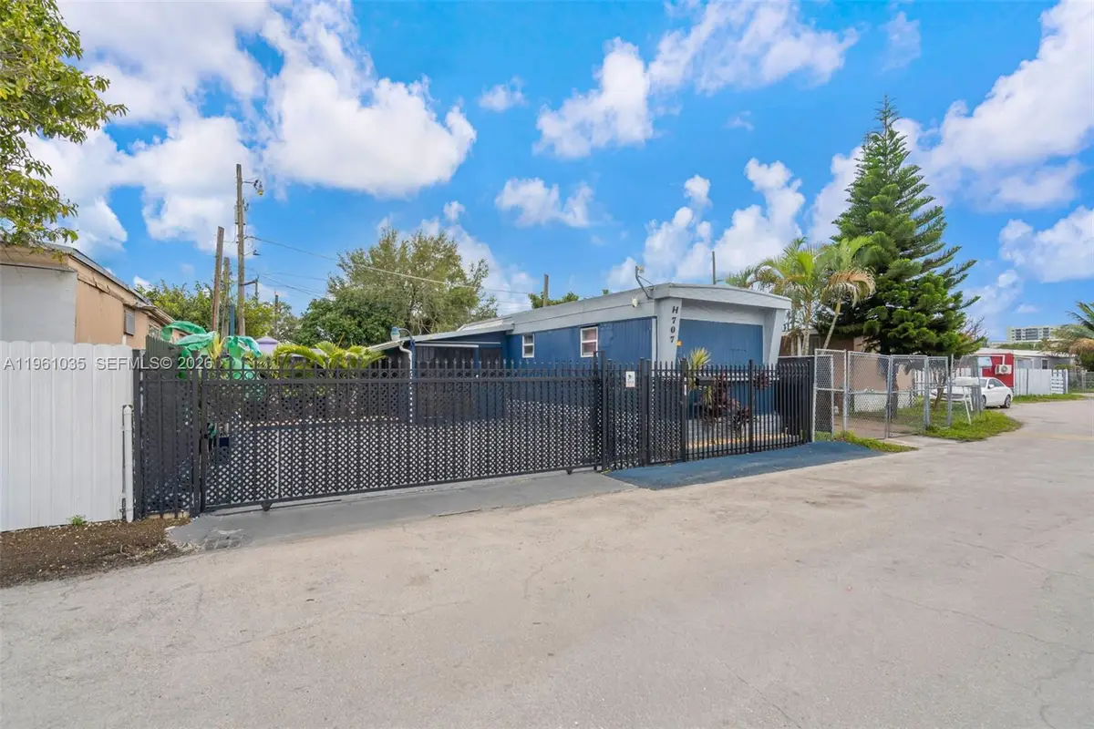 4230 NW 36th Ave, Miami, FL 33142 - Image #1