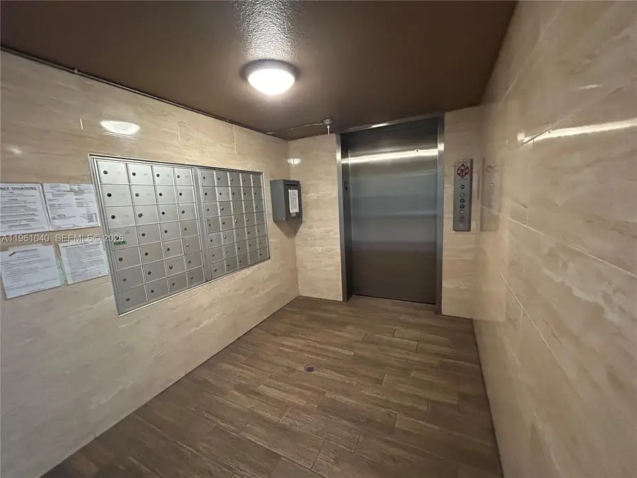 100 SW 130th Ter #109C, Pembroke Pines, FL 33027 - Image #2