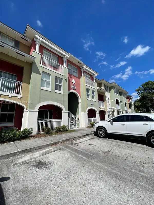 11201 NW 83rd St #203, Doral, FL 33178