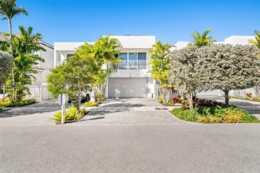 811 NE 17th Way, Fort Lauderdale, FL 33304 - Image #2