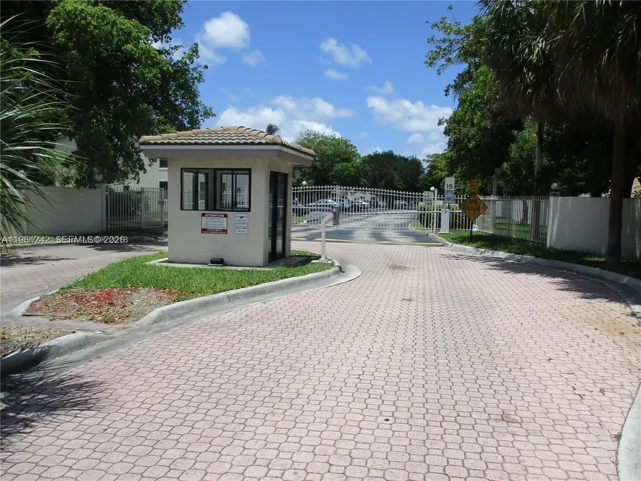 3200 NW 46th St #205, Oakland Park, FL 33309 - Image #2