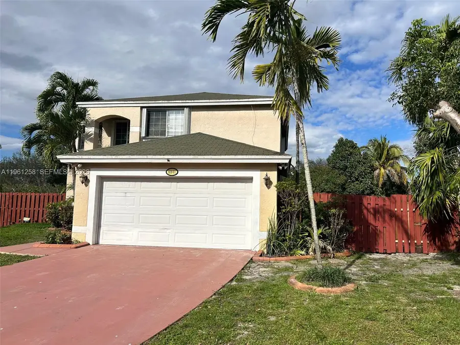 8801 SW 9th Ct, Pembroke Pines, FL 33025 - Image #3