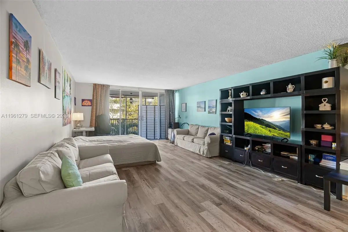 1690 NE 191st St #314-1, Miami, FL 33179 - Image #1