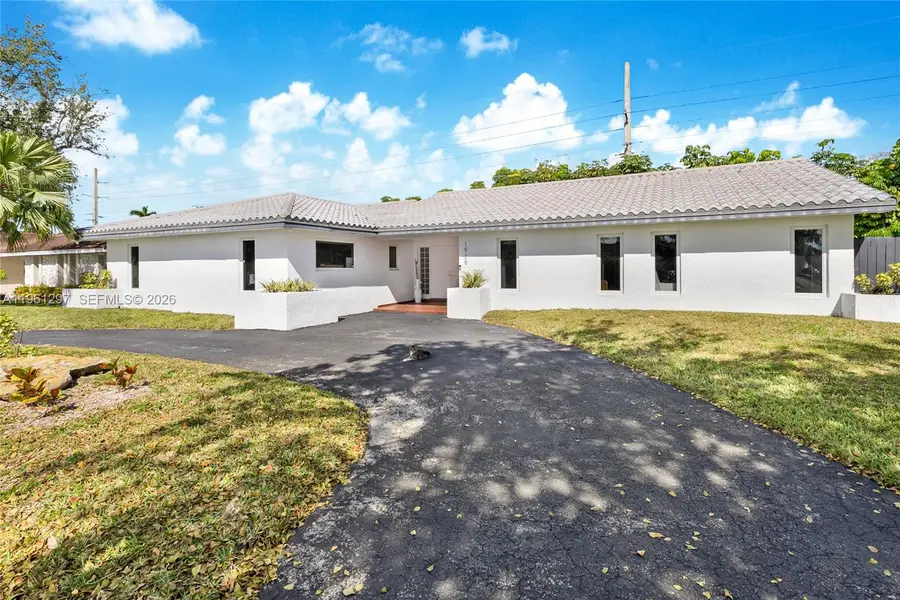 1925 NE 214th Ter, Miami, FL 33179 - Image #2