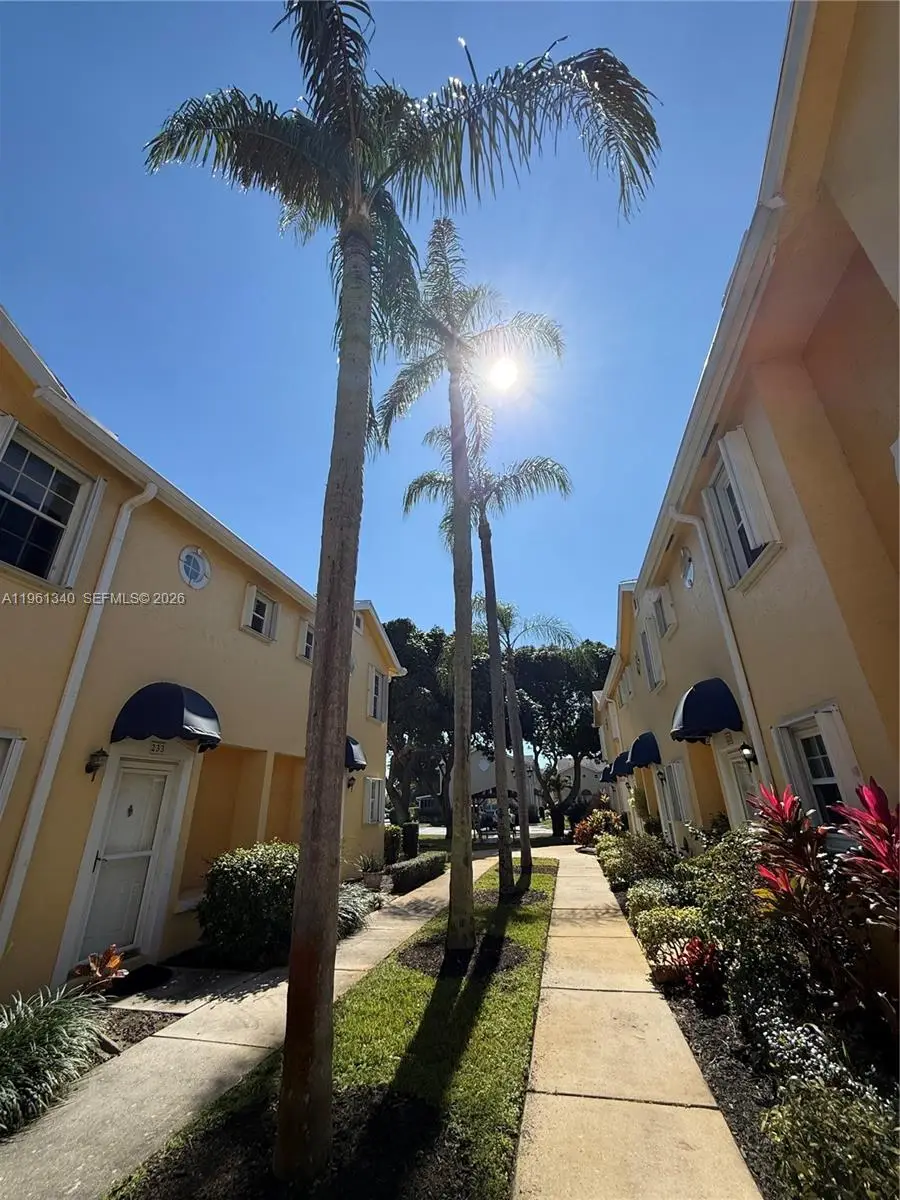 232 Waterside Dr, Hypoluxo, FL 33462 - #3