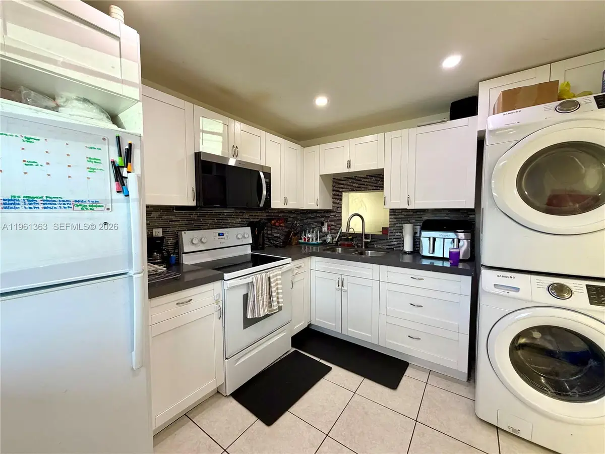 3777 NW 78th Ave #14D, Davie, FL 33024 - Image #1