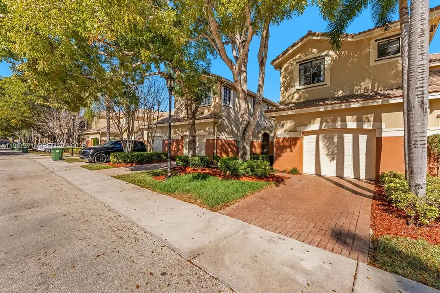 3815 Tree Top Dr, Weston, FL 33332 - Image #3