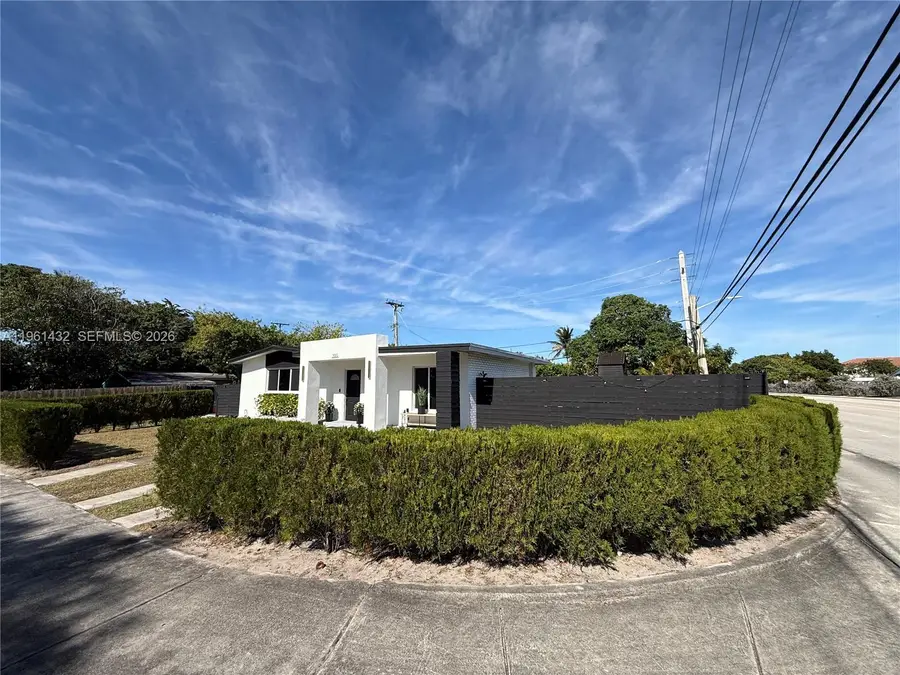 299 NE 46th St, Deerfield Beach, FL 33064 - Image #2