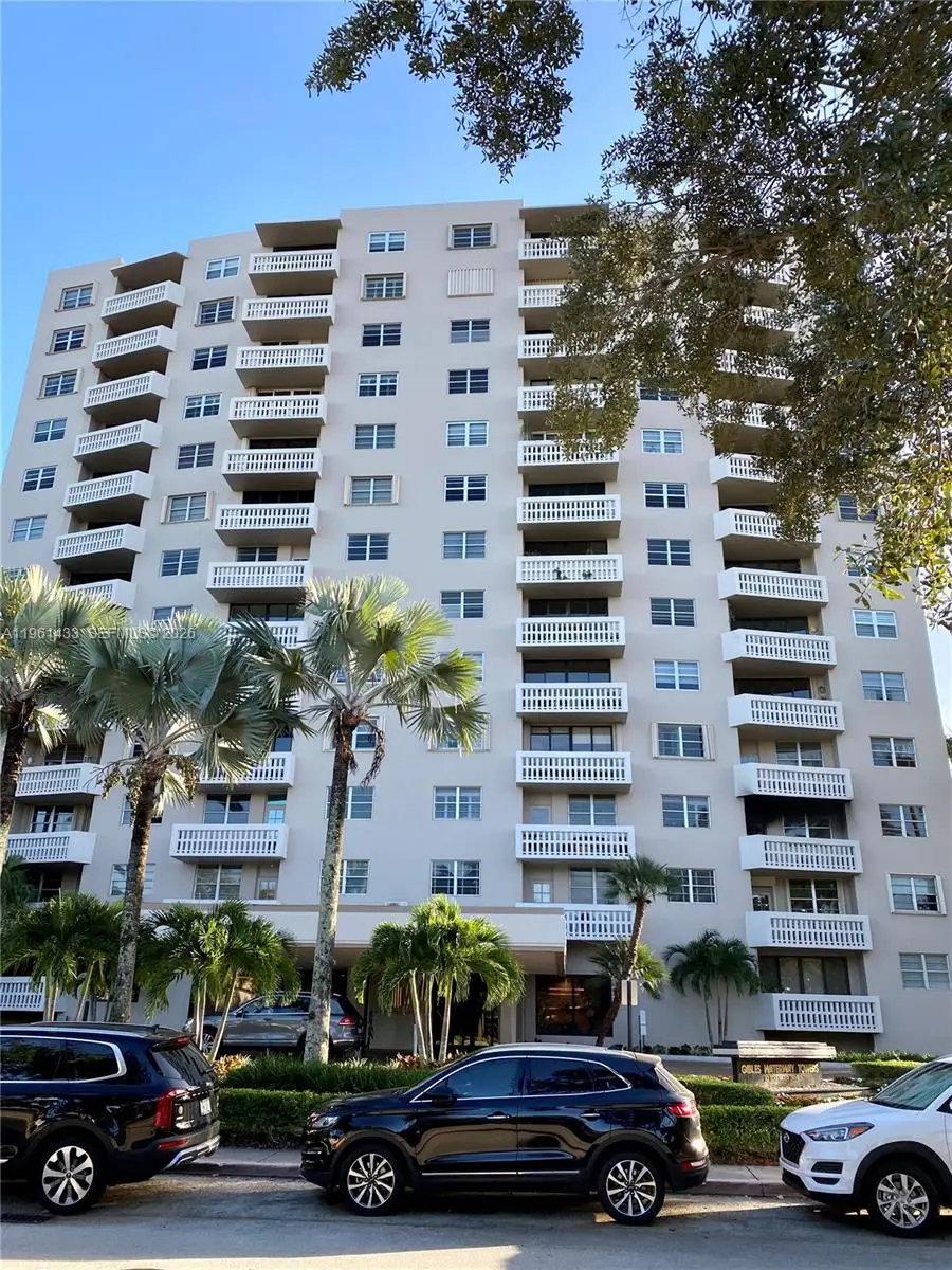 90 Edgewater Dr #PH25, Coral Gables, FL 33133 - Image #2