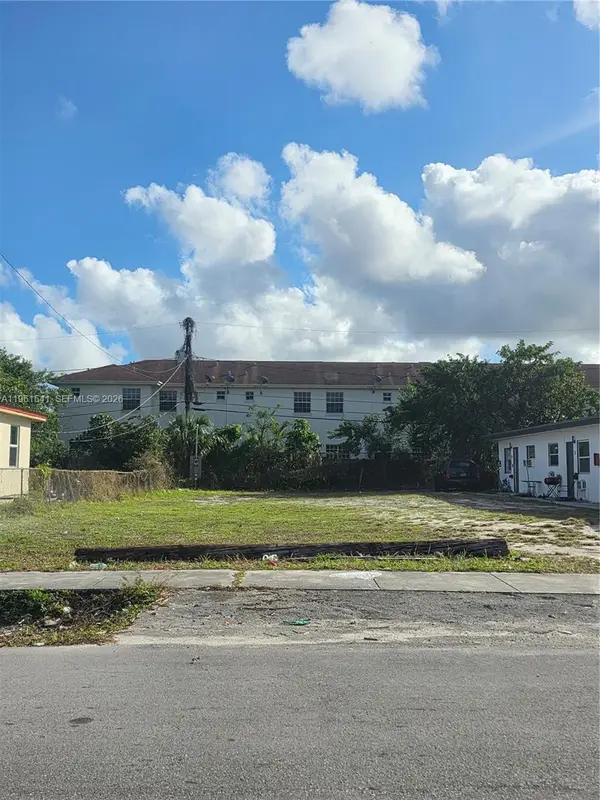 10 Nw St, Hallandale Beach, FL 33009