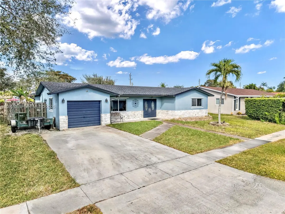 9501 NW 8th St, Pembroke Pines, FL 33024 - Image #1