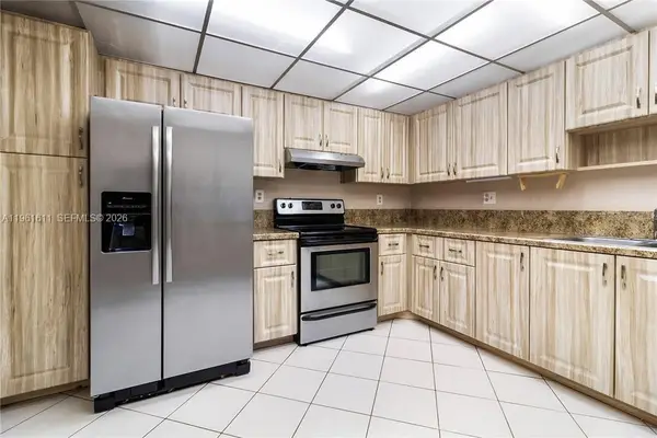 141 SW 96th Ter #204, Plantation, FL 33324