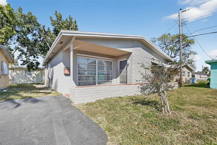 6853 NW 26th Ct, Sunrise, FL 33313 - #2