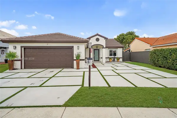 16322 SW 76th St, Miami, FL 33193