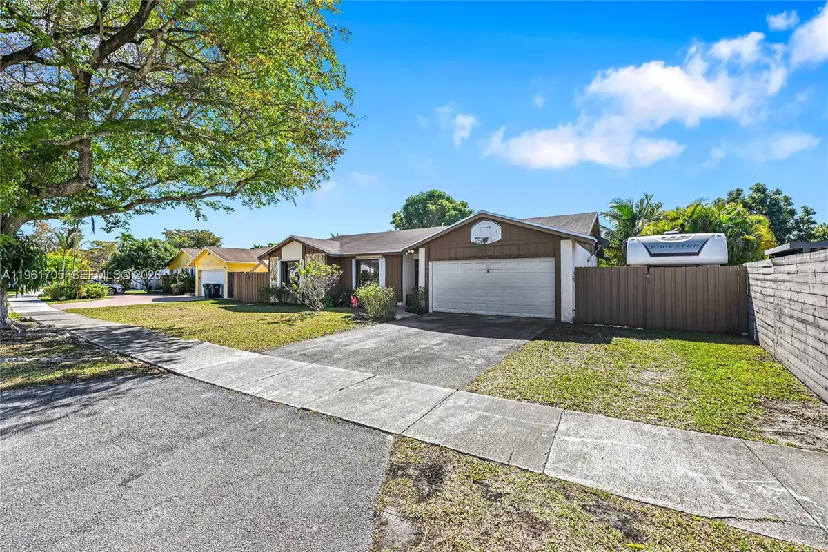 13010 SW 119th St, Miami, FL 33186 - Image #1