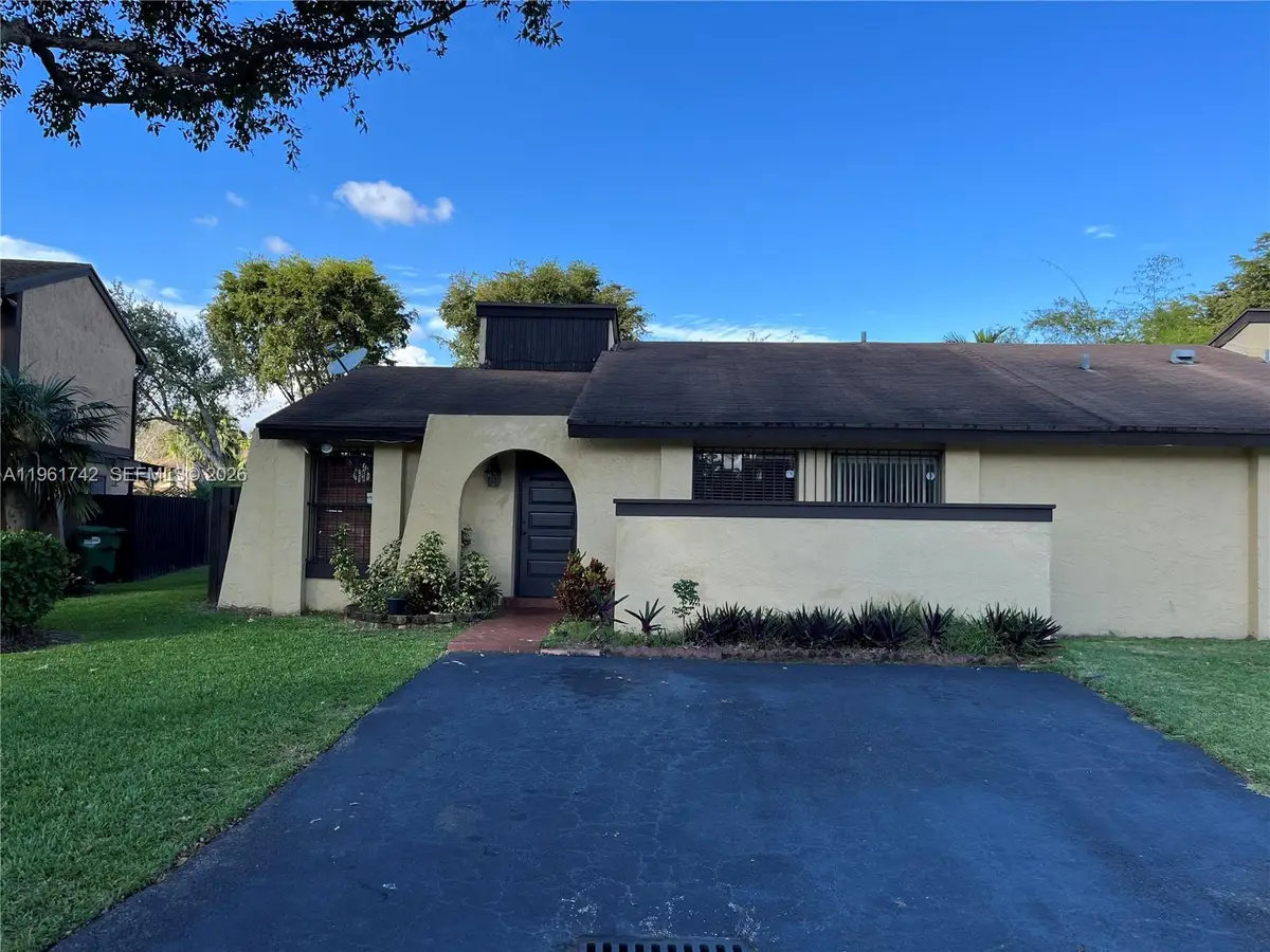 12713 SW 70th Ln, Miami, FL 33183 - Image #1
