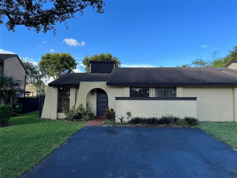 12713 SW 70th Ln, Miami, FL 33183 - Image #2