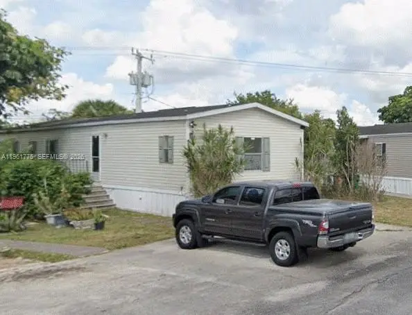 411 SW 131 Ave, Davie, FL 33325