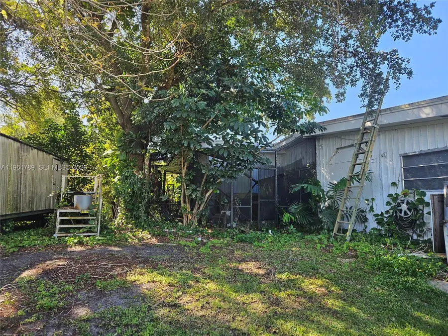 4610 SW 55th Ave, Davie, FL 33314 - Image #3