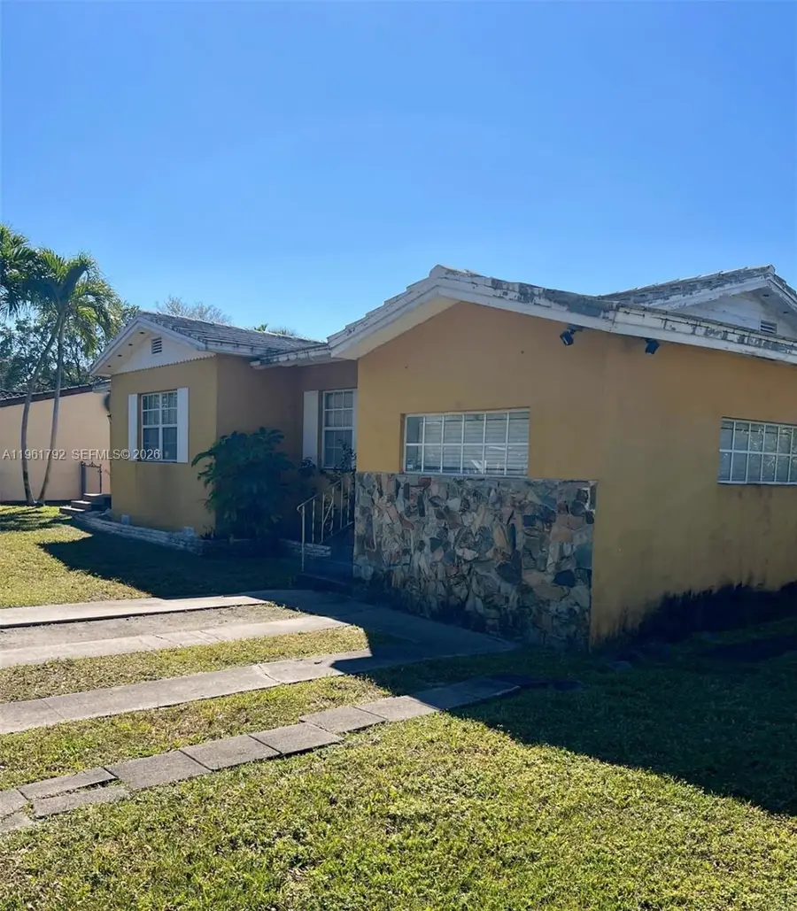 550 Forrest Dr, Miami Springs, FL 33166 - #2