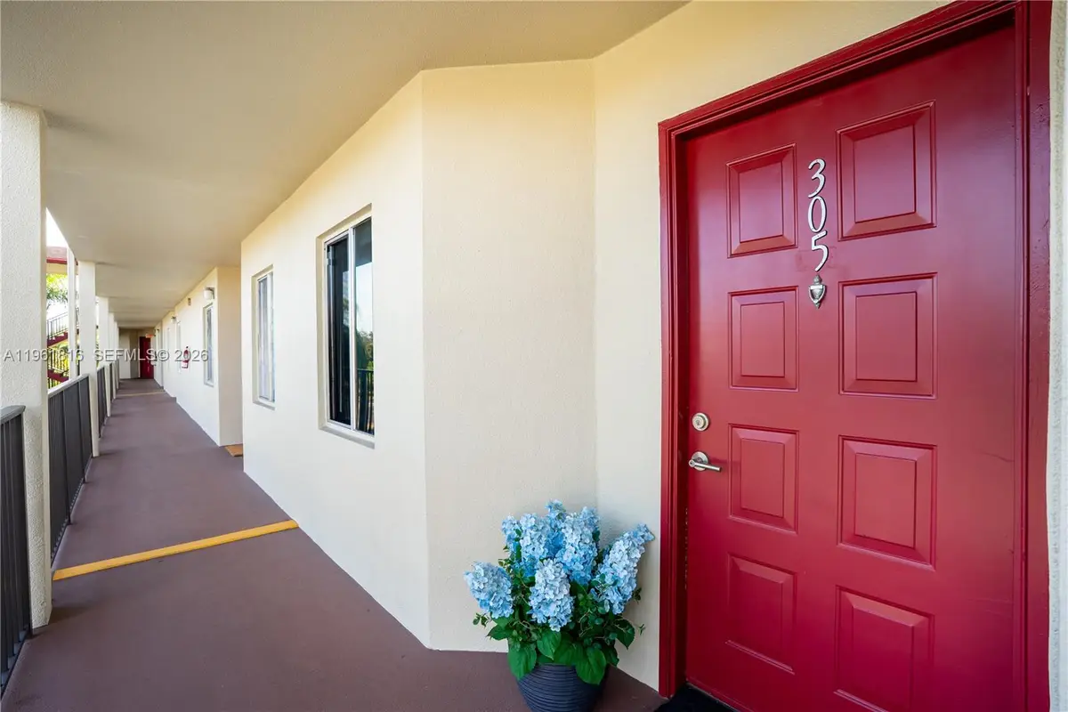 1600 SW 127th Way #305C, Pembroke Pines, FL 33027 - Image #1