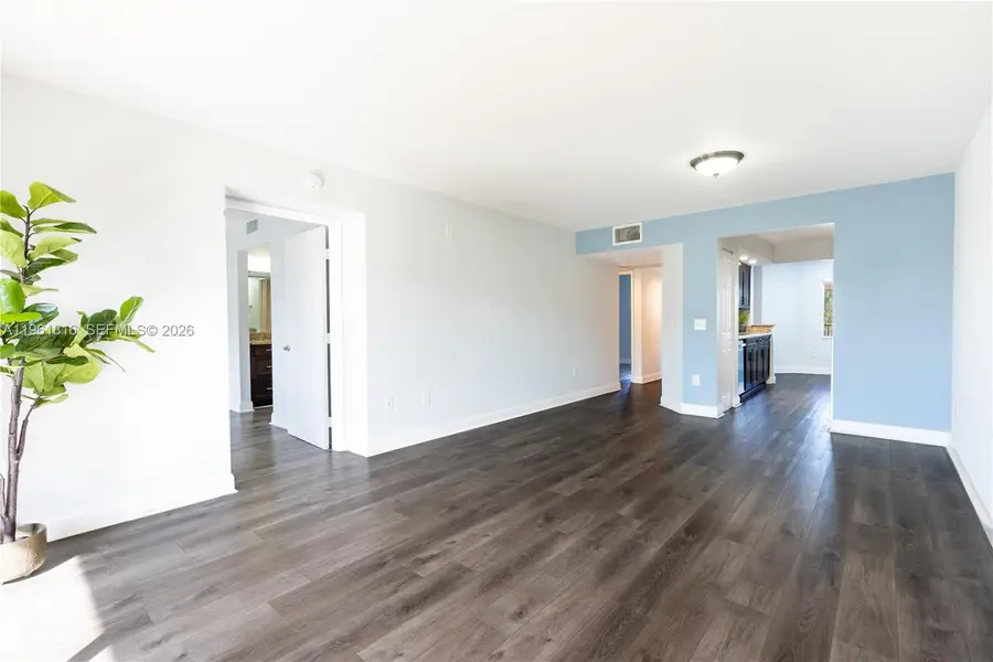 1600 SW 127th Way #305C, Pembroke Pines, FL 33027 - Image #3