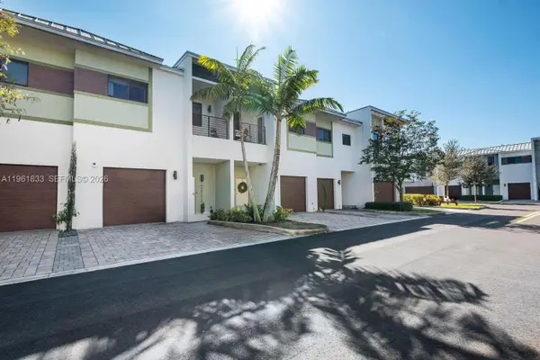 4480 NW 8th Pl, Plantation, FL 33317