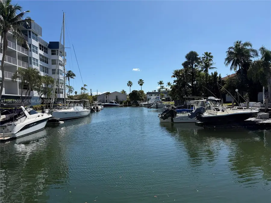 16546 NE 26th Ave #6H, North Miami Beach, FL 33160 - #3