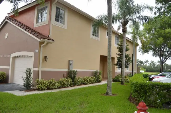 3844 San Simeon Cir, Weston, FL 33331