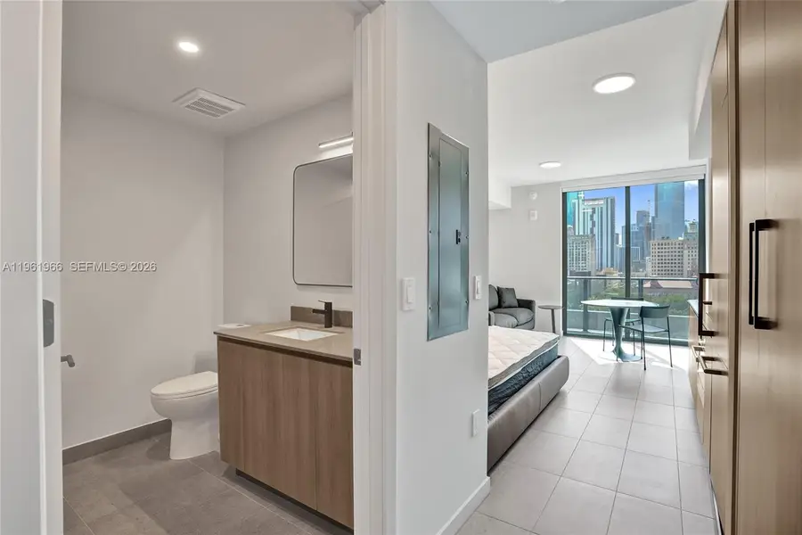121 NE 5th Street #1001B, Miami, FL 33132 - Image #3