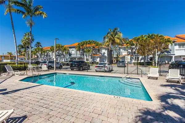 11647 NE 18th Dr #11647, North Miami, FL 33181