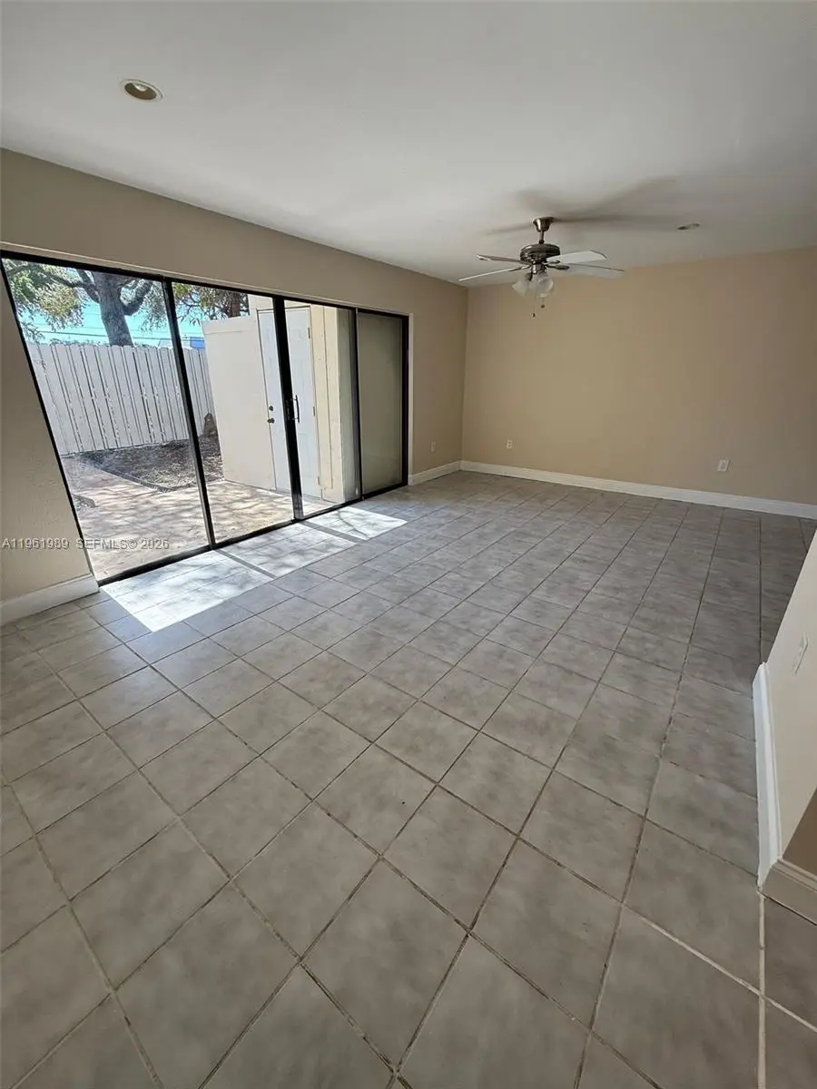 3326 Farragut St #6D, Hollywood, FL 33021 - #3