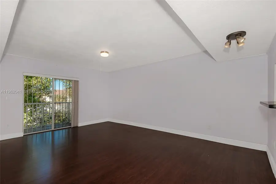 270 NW 107th Ave #208, Miami, FL 33172 - Image #2
