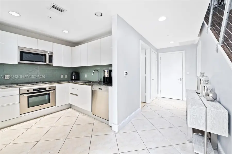 1050 Brickell Ave #1014, Miami, FL 33131 - Image #2