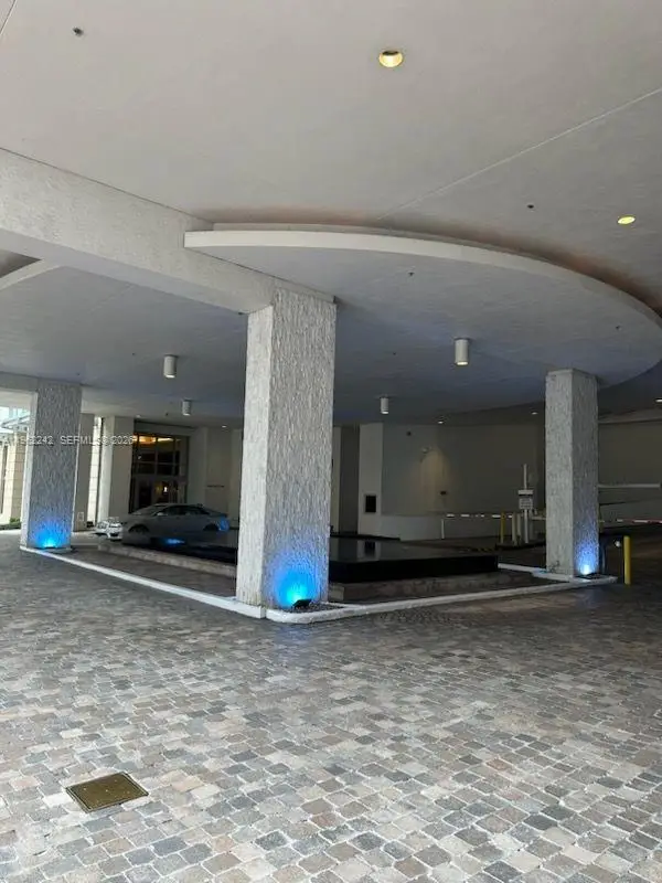 1050 Brickell Ave #1014, Miami, FL 33131 - Image #3