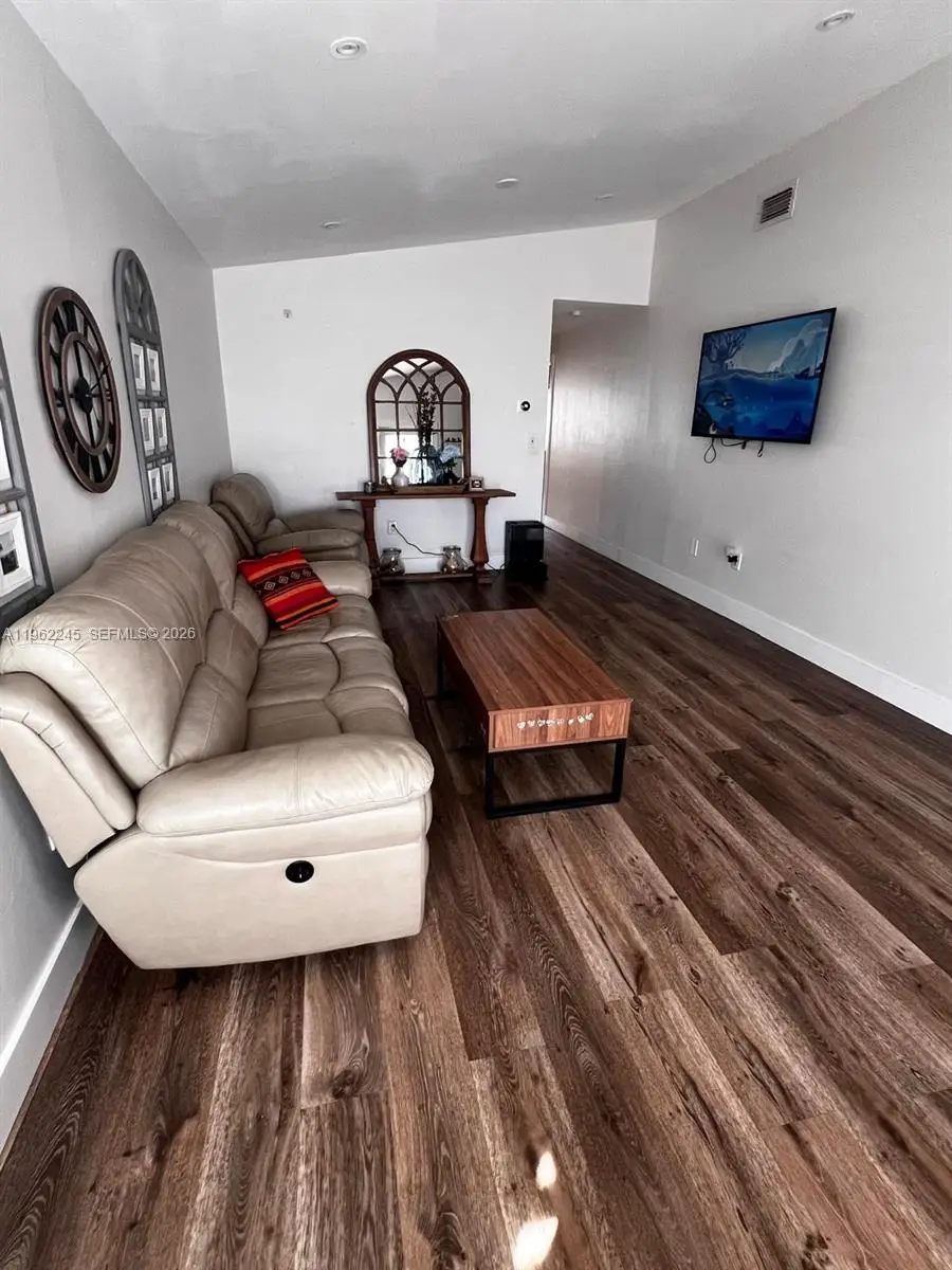 2551 W 64th Pl, Hialeah, FL 33016 - Image #3