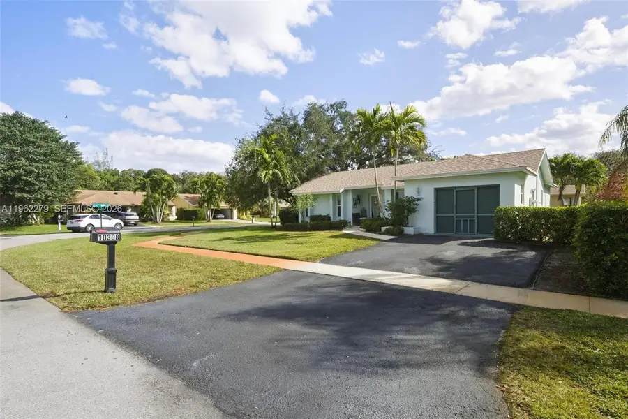 10308 Greenbriar Ct, Boca Raton, FL 33498 - Image #2