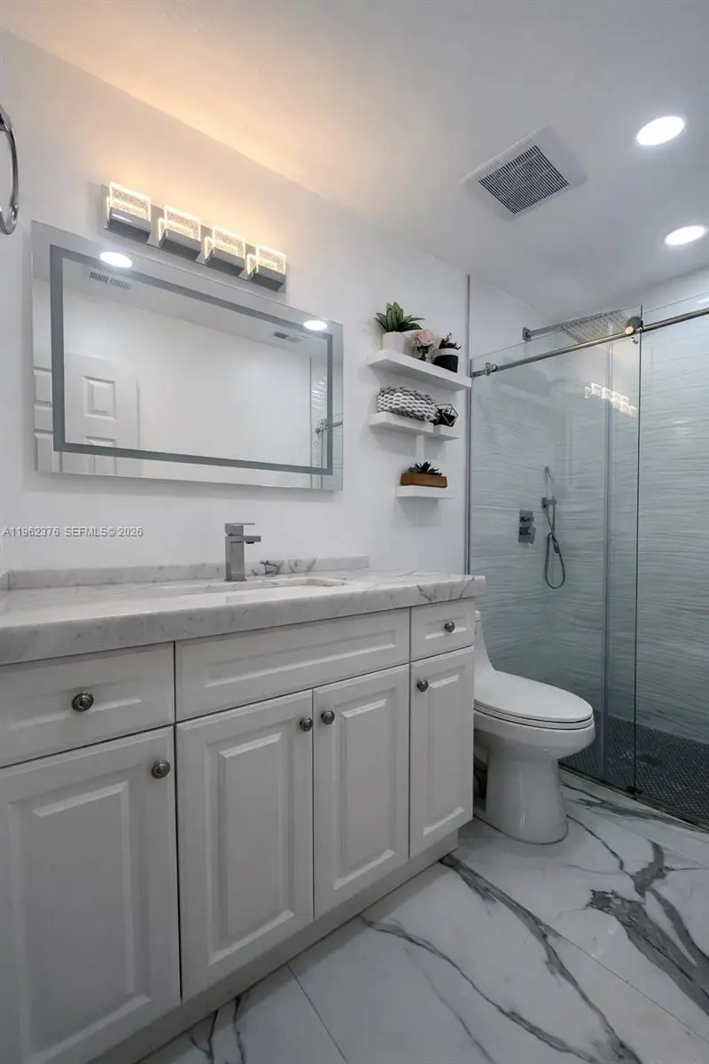 6012 NW 172nd Terr Cir, Hialeah, FL 33015 - Image #1