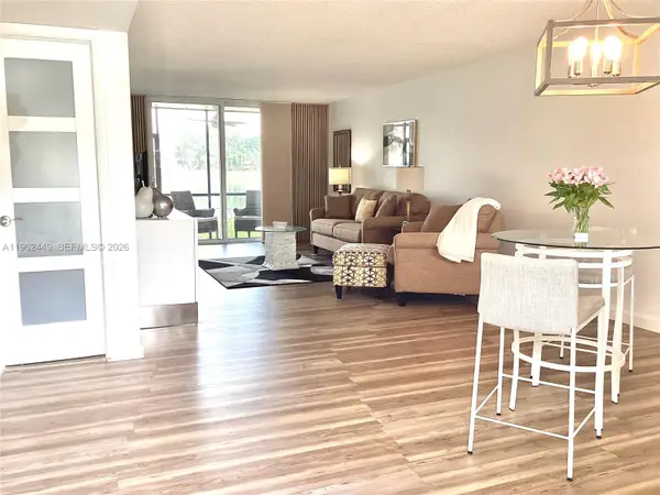 9423 S Hollybrook Lake Dr #106, Pembroke Pines, FL 33025