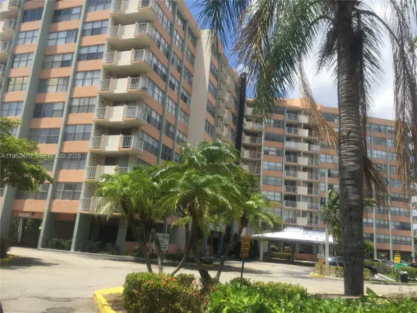 1300 NE Miami Gardens Dr #804E, Miami, FL 33179