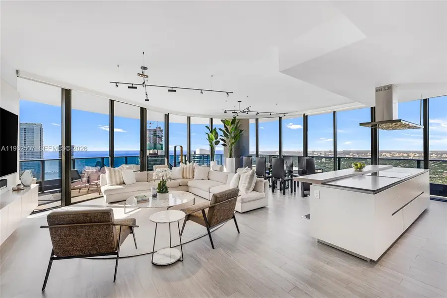 1000 Brickell Plz #PH6002, Miami, FL 33131 - Image #2