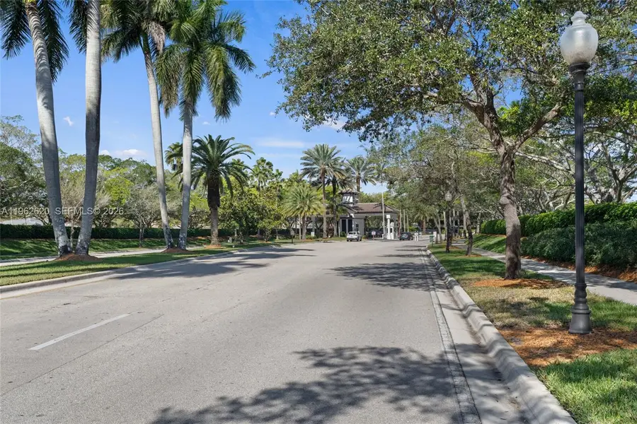 625 Bald Cypress Rd, Weston, FL 33327 - #3