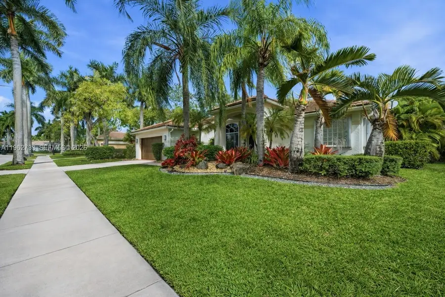 2562 Eagle Run Ln, Weston, FL 33327 - #2